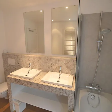 Casa de Férias With Swimming Pool Situated In Wonderful Castle Grounds In