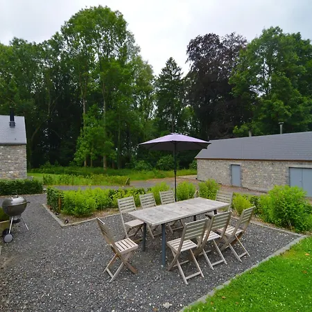 With Swimming Pool Situated In Wonderful Castle Grounds In Casa de Férias *