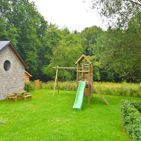 With Swimming Pool Situated In Wonderful Castle Grounds In Casa de Férias Gesves